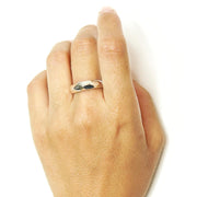 Anillo de plata 925 reciclada hecho a mano con diseño elegante unisex